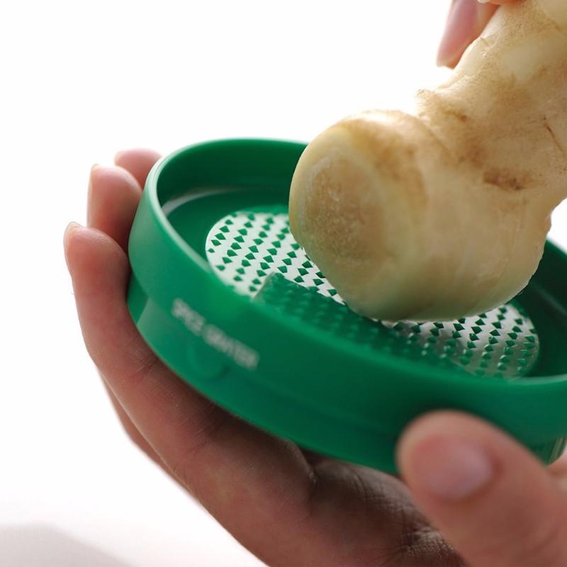 Multi Functional 8 in 1 Kitchen Tool Set Bottle